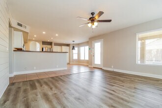 10864 W Melinda Ln in Sun City, AZ - Building Photo - Building Photo