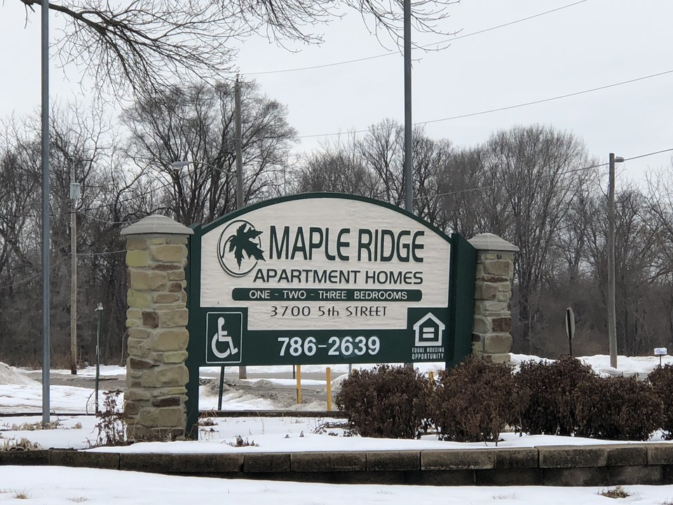 Maple Ridge Apartments in Rock Island, IL - Building Photo