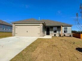 334 Amber Ave in Calera, AL - Building Photo