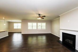 384 Huntleigh Shores Ln in Dallas, GA - Building Photo - Building Photo