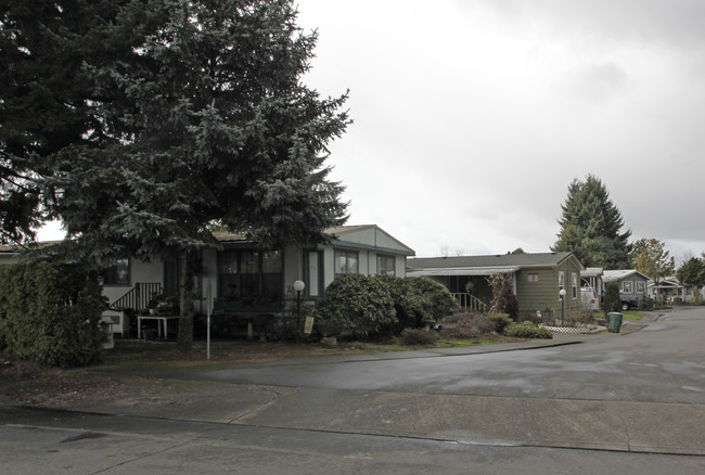 2200 SE 45th Ave in Hillsboro, OR - Building Photo - Building Photo