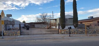214 Colorado Dr in Sunland Park, NM - Building Photo