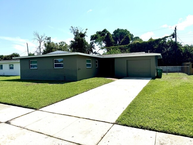970 Butia St in Merritt Island, FL - Building Photo - Building Photo