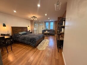 42 Willow Wood Ct in East Rutherford, NJ - Foto de edificio - Building Photo