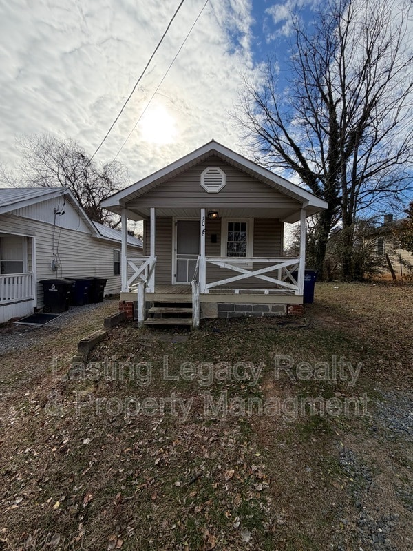 property at 1008 W 13th St