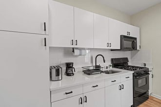 1626 Union Turnpike in North Bergen, NJ - Foto de edificio - Building Photo