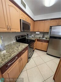 20200 NE 27th Ct photo'