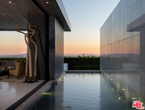 1822 Marcheeta Pl in Los Angeles, CA - Building Photo - Building Photo