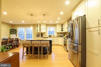 7966 Hidden Bridge Dr in Springfield, VA - Building Photo - Building Photo