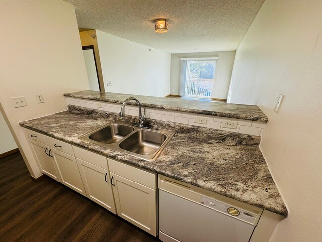 245 Beaver Kreek Center in North Liberty, IA - Building Photo - Building Photo