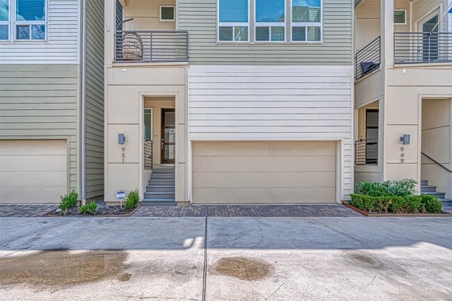 property at 951 W 17th St