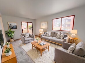 Woodhill Apartments in Glenmont, NY - Building Photo - Building Photo