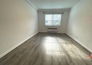 25-52-52 73rd St in Queens, NY - Building Photo - Building Photo