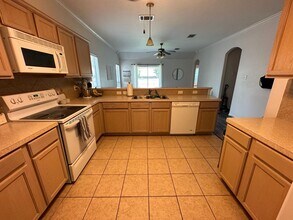 1319 N Penelope St in Belton, TX - Building Photo - Building Photo