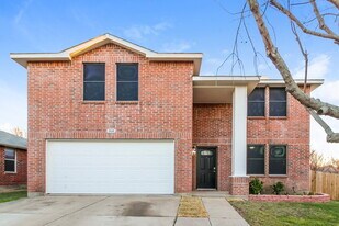 1808 Lariat Dr in Justin, TX - Building Photo