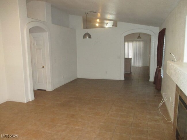 7100 Junction Village Ave in Las Vegas, NV - Building Photo - Building Photo