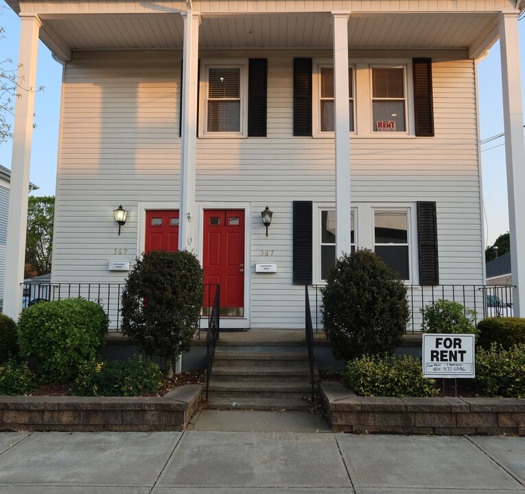 369 Carter Ave, Unit 369 in Pawtucket, RI - Foto de edificio
