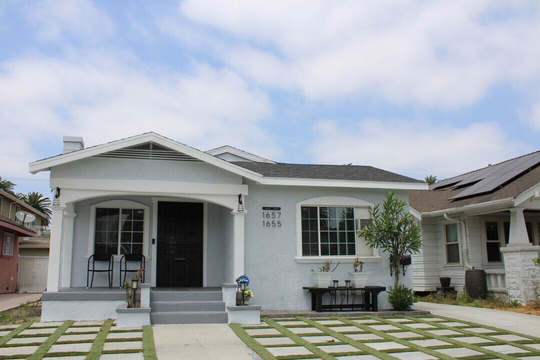 1655 W 39th St in Los Angeles, CA - Building Photo