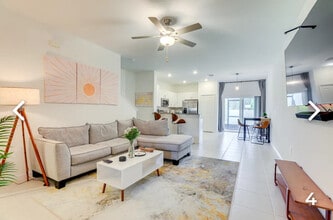 2579 Sunray Venus Way in Ruskin, FL - Building Photo - Building Photo