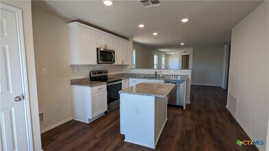 521 Autumn Blaze in New Braunfels, TX - Building Photo - Building Photo