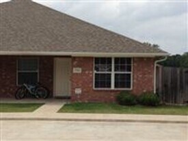 1502 Rock Hollow Loop in Bryan, TX - Building Photo