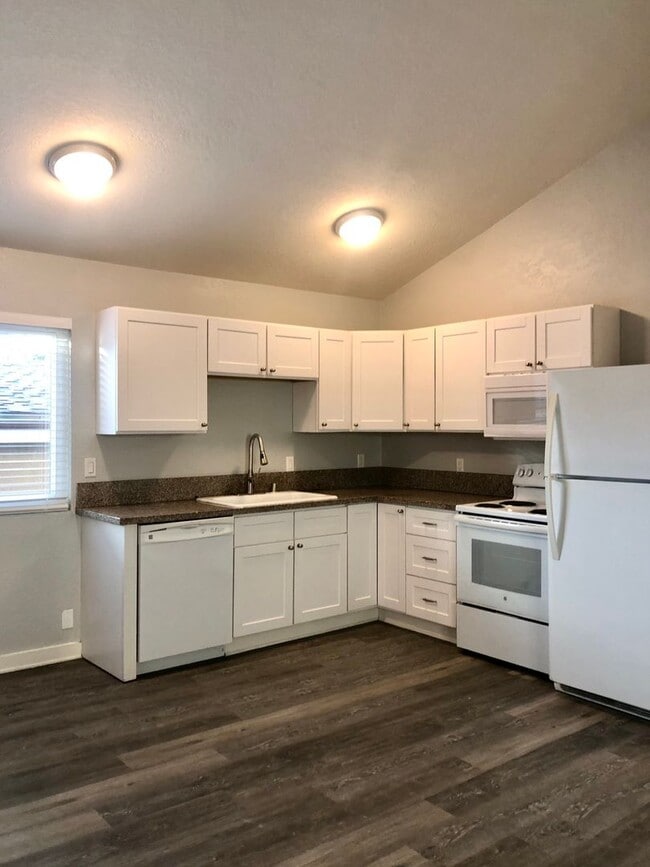 4709 River Ave in Newport Beach, CA - Building Photo - Building Photo