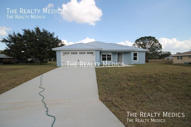 317 Cherry Tree Dr in Sebring, FL - Foto de edificio - Building Photo