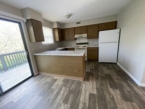 602 Trojan Dr in Troy, MO - Foto de edificio - Building Photo