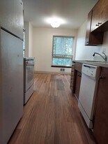 Legend House in Seattle, WA - Building Photo