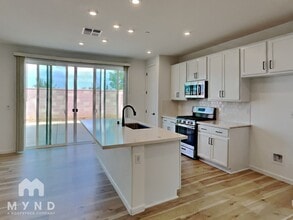 3960 Valance Wy in Rancho Cordova, CA - Building Photo - Building Photo