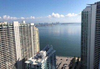 1395 Brickell Ave in Miami, FL - Foto de edificio - Building Photo