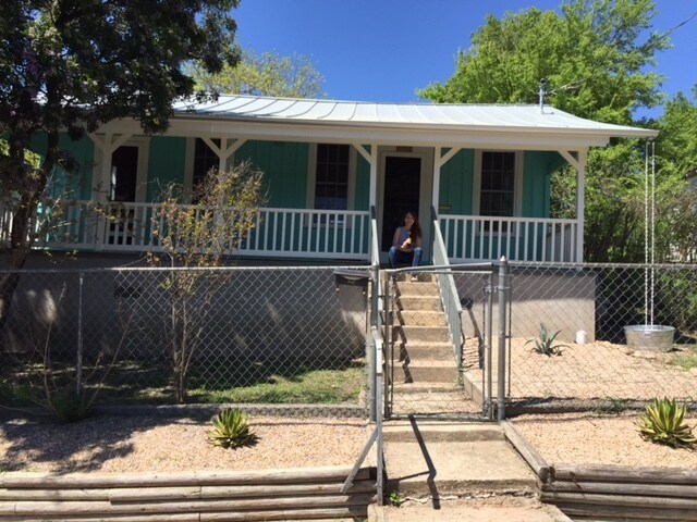 2204 E 8th St in Austin, TX - Foto de edificio