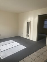 351 Hermosa Ave, Unit c in Long Beach, CA - Foto de edificio - Building Photo
