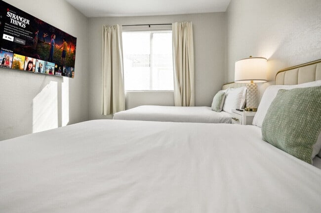 6606 W Paradise Ln in Glendale, AZ - Building Photo - Building Photo