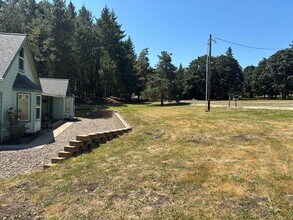 38641 First Creek Dr in Lebanon, OR - Building Photo - Building Photo