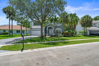 1527 S Club Dr in Wellington, FL - Building Photo - Building Photo