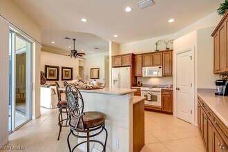 6101 Dogleg Dr in Naples, FL - Building Photo - Building Photo