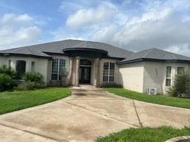 420 W Palm Dr in Edinburg, TX - Building Photo