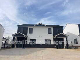 30 Beverly Hills Dr in Spartanburg, SC - Building Photo