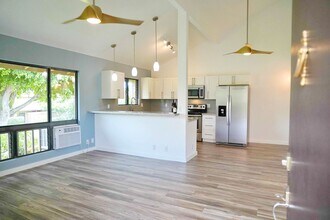 15 Kulanihakoi St E in Kihei, HI - Building Photo - Building Photo