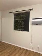 2249 N Nutmeg St, Unit 2249 A in Escondido, CA - Building Photo - Building Photo