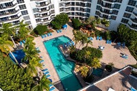 3600 Mystic Pointe Dr, Unit 114 in Aventura, FL - Foto de edificio - Building Photo