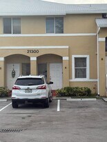 21300 NE 8th Ct in Miami, FL - Building Photo