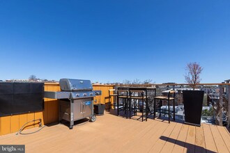 1731 Willard St NW in Washington, DC - Building Photo - Building Photo