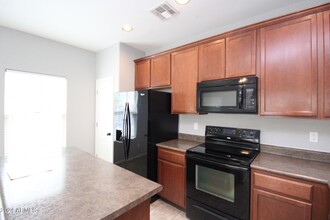 17085 N 184th Ln in Surprise, AZ - Foto de edificio - Building Photo