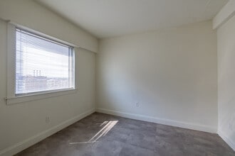 CATHEDRAL TOWER APARTMENTS in Detroit, MI - Building Photo - Interior Photo