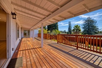 413 Hill St in Capitola, CA - Foto de edificio - Building Photo