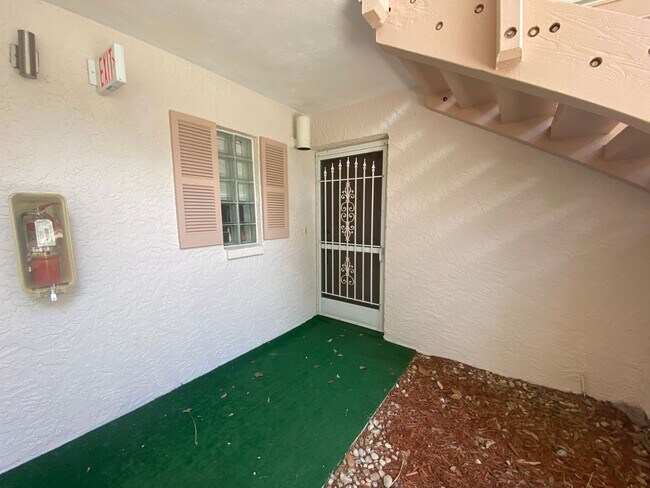 1051 Forrest Nelson Blvd in Port Charlotte, FL - Building Photo - Building Photo