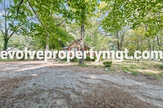 555 Quinn Rd in Collierville, TN - Foto de edificio - Building Photo