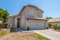 4909 E Hilton Ave in Mesa, AZ - Foto de edificio - Building Photo